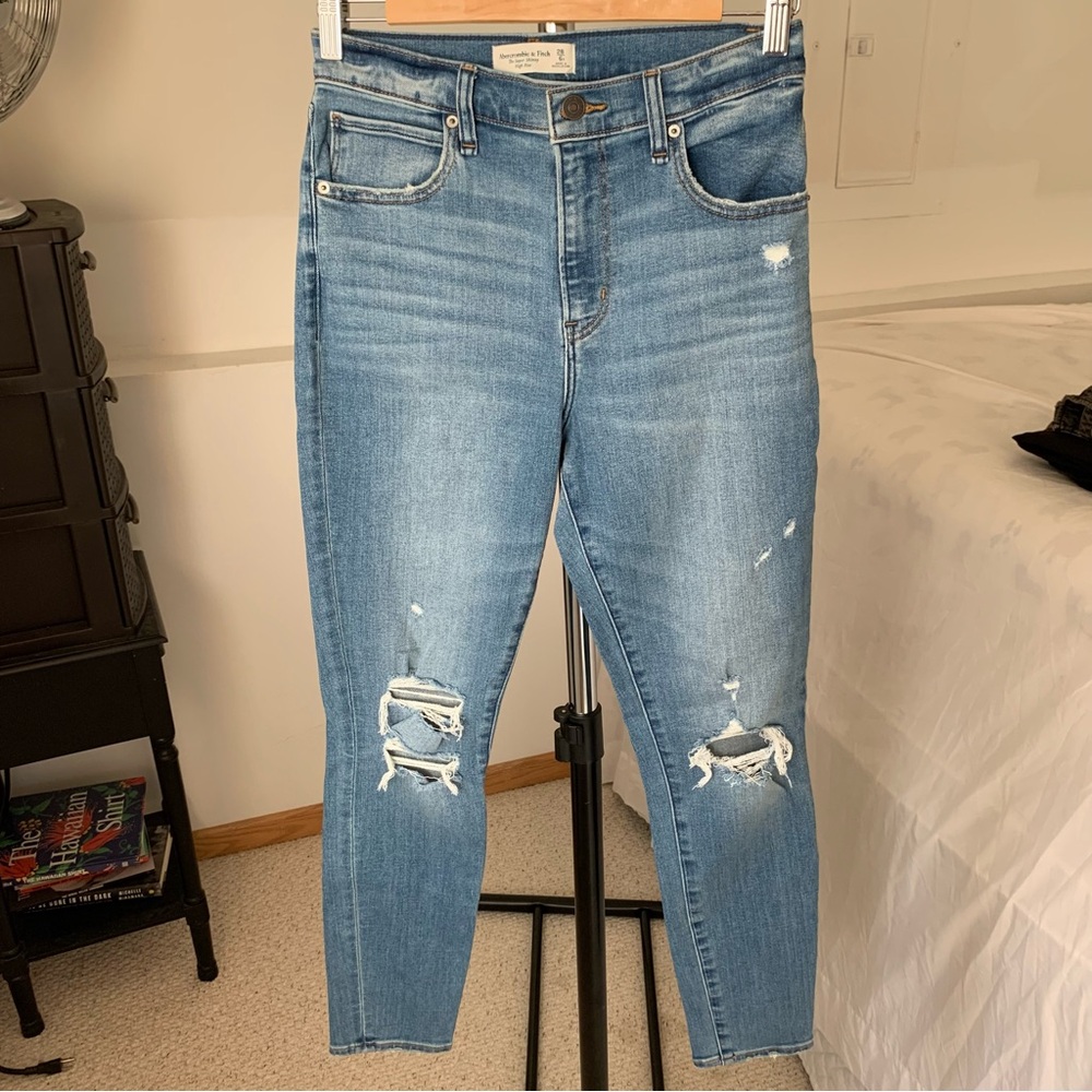 Abercrombie & Fitch The Super Skinny High Rise Jean 28 6